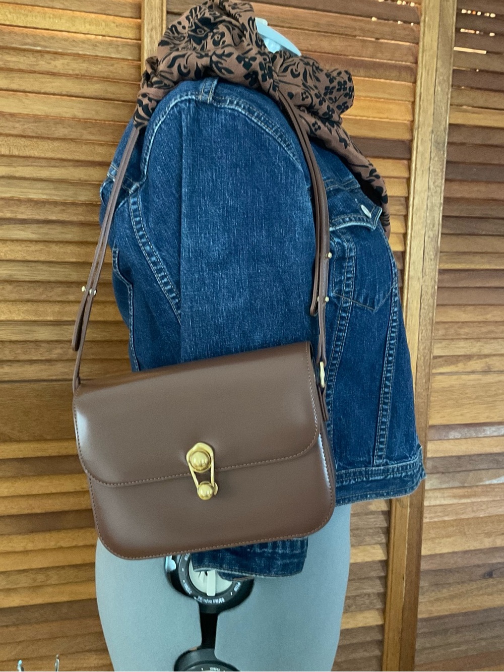 Small brown adjustable lenght
